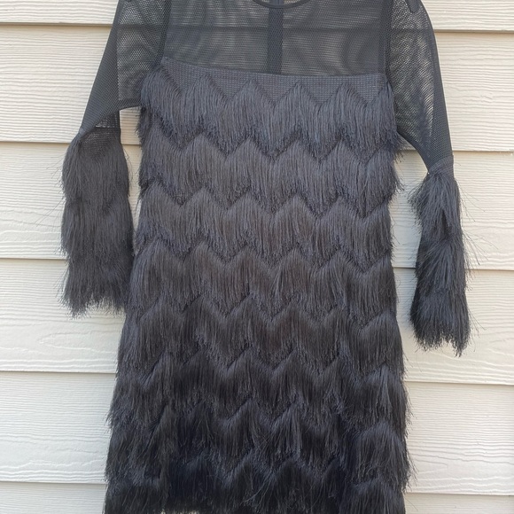Alexis
Xiomarra Long-Sleeve Tiered-Fringe Shift Dress - Picture 5 of 12
